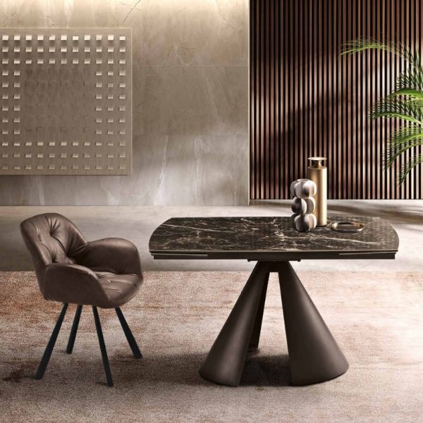 135 - Tavolo allungabile con base in metallo e piano in grès porcellanato effetto marmo - KasArreda - Ostuni