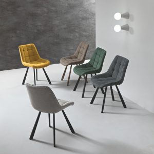 84- Sedia FRIEDIC con struttura in metallo verniciato e seduta in tessuto imbottito