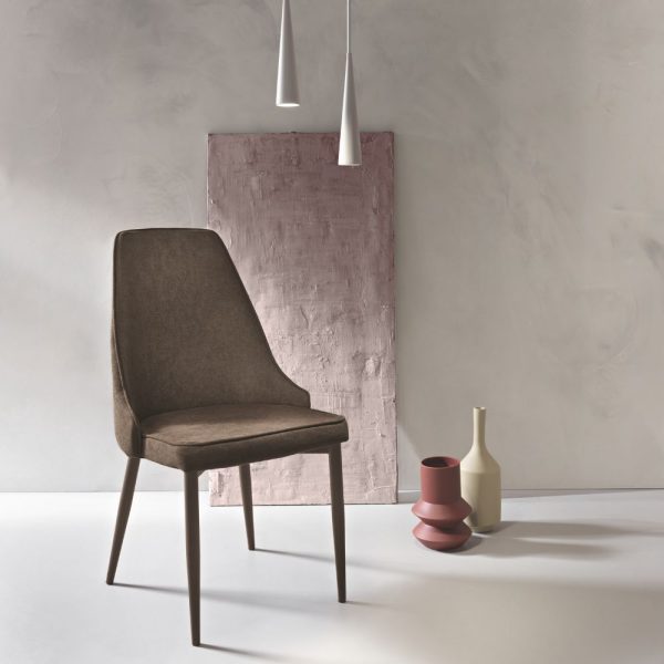 89- Sedia NELLI in tessuto con seduta sagomata e imbottita - MARRONE